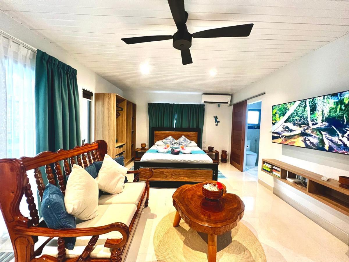 Le Port Guest House Baie Sainte Anne Exterior foto